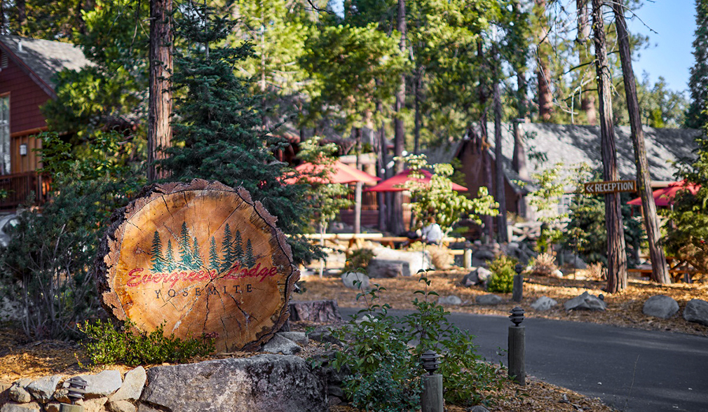 1-Evergreen-Lodge-Welcome-Entry-Sign-Kim-Carroll-9-18_HH_0125-1200