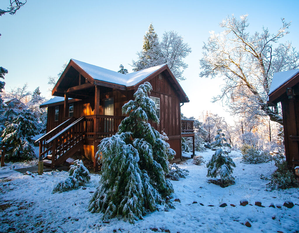 Evergreen Lodge Winter Cabin (Kim Carroll Photography)
