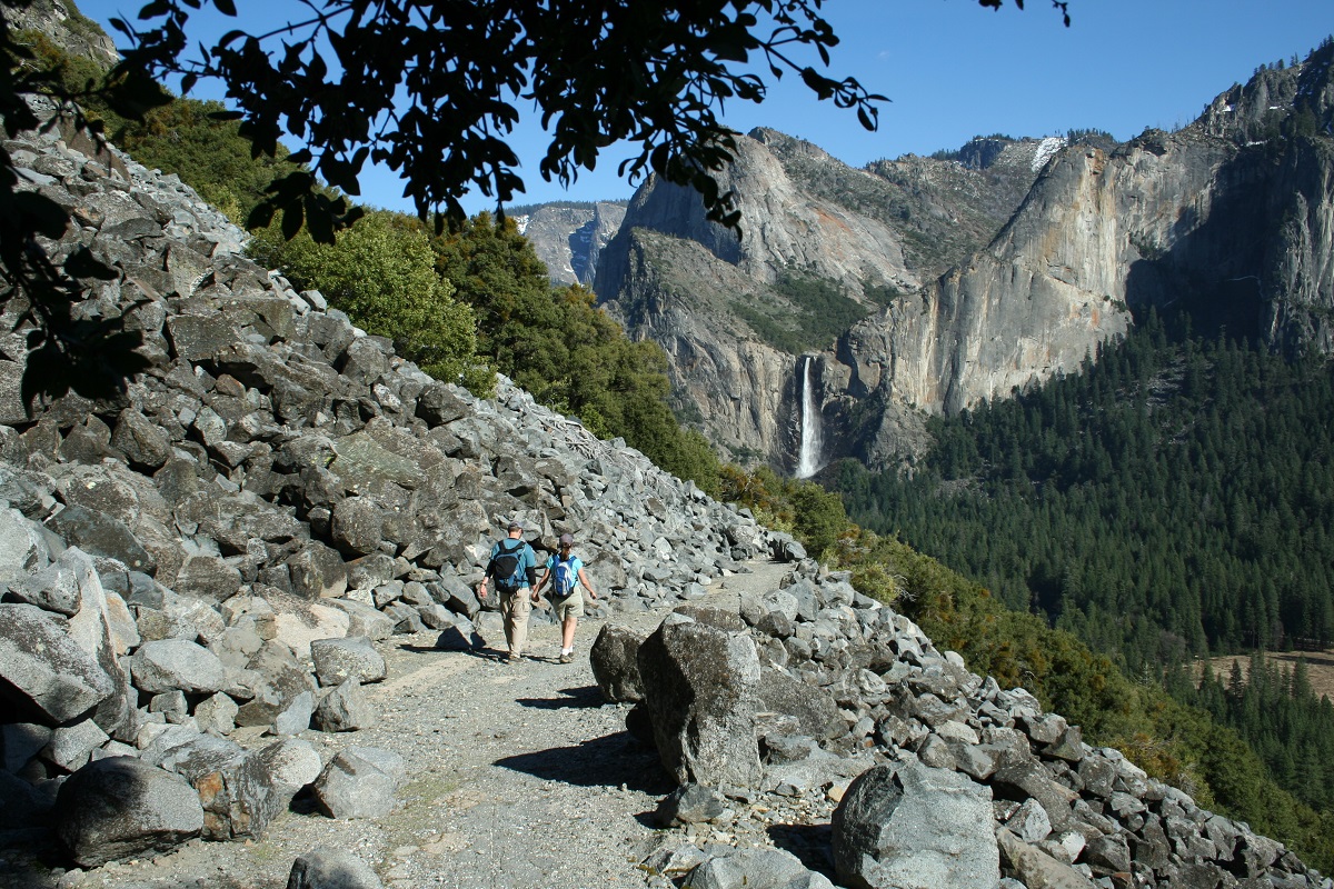 Guided Hike Along old stagecoach trail into Yosemite Valley